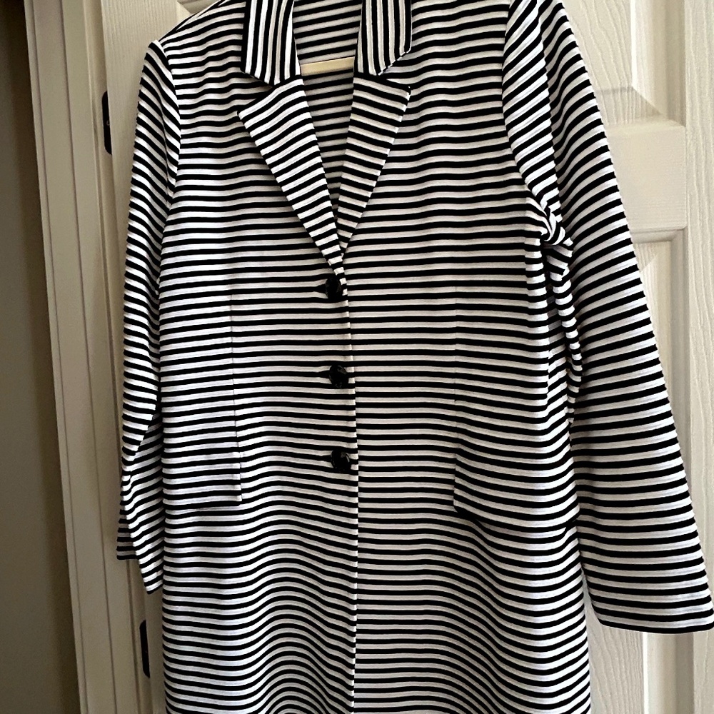 Misook Black and White Stripe Longer length jacket !x
